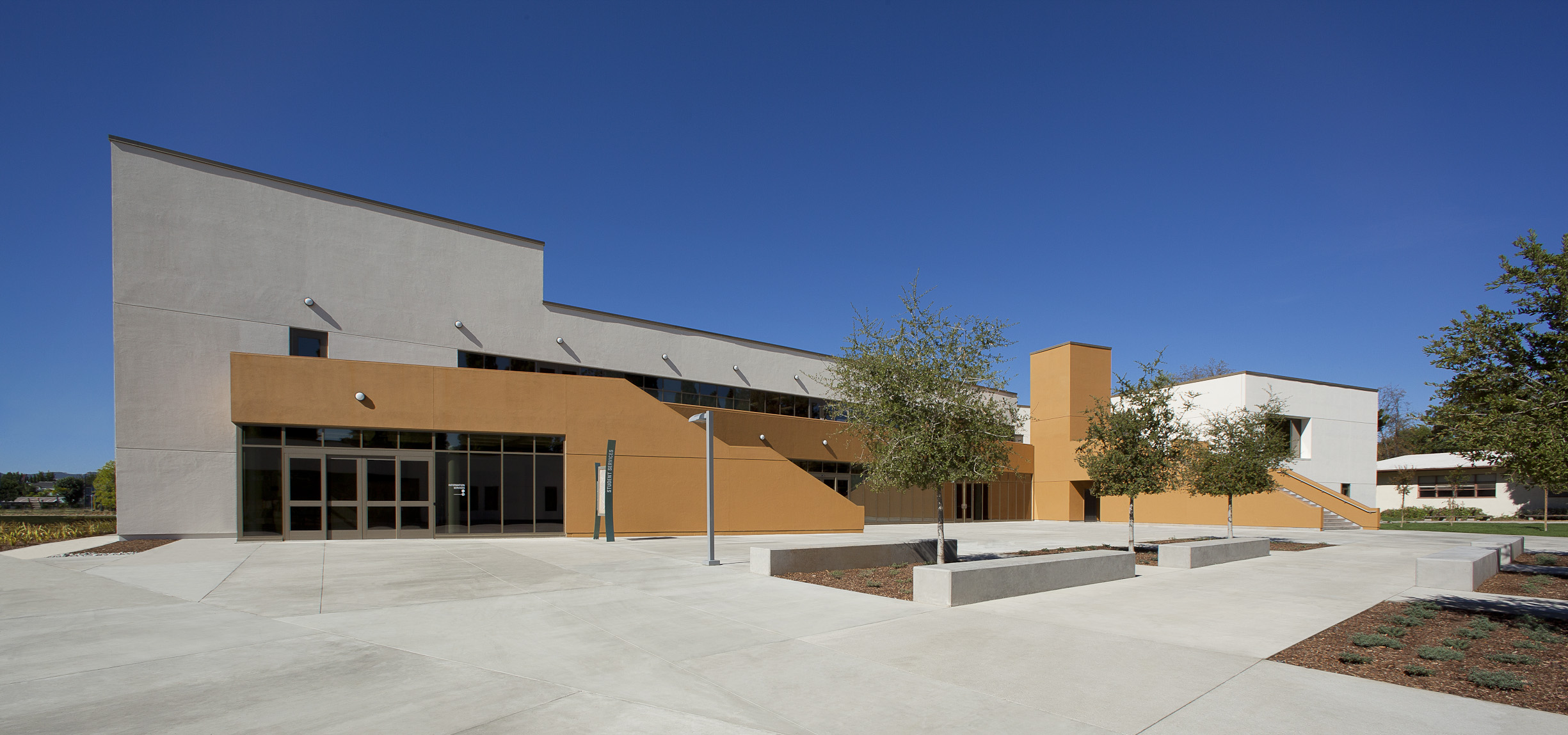 LOS ANGELES VALLEY COLLEGE STUDENT CENTER